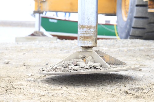 Woah! Back foot of crane lifting up! Abort!