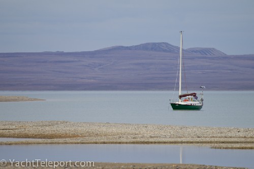 Teleport happily at anchor in De Salis Bay