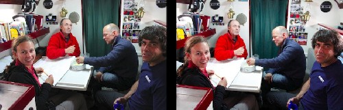 3D example, go crosseyed, focus on the middle image.